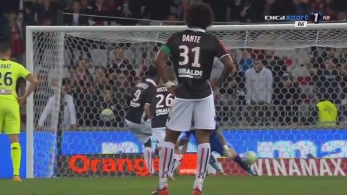 弗罗因德：磁卡在场上对我们不可或缺；对目前的阵容非常满意