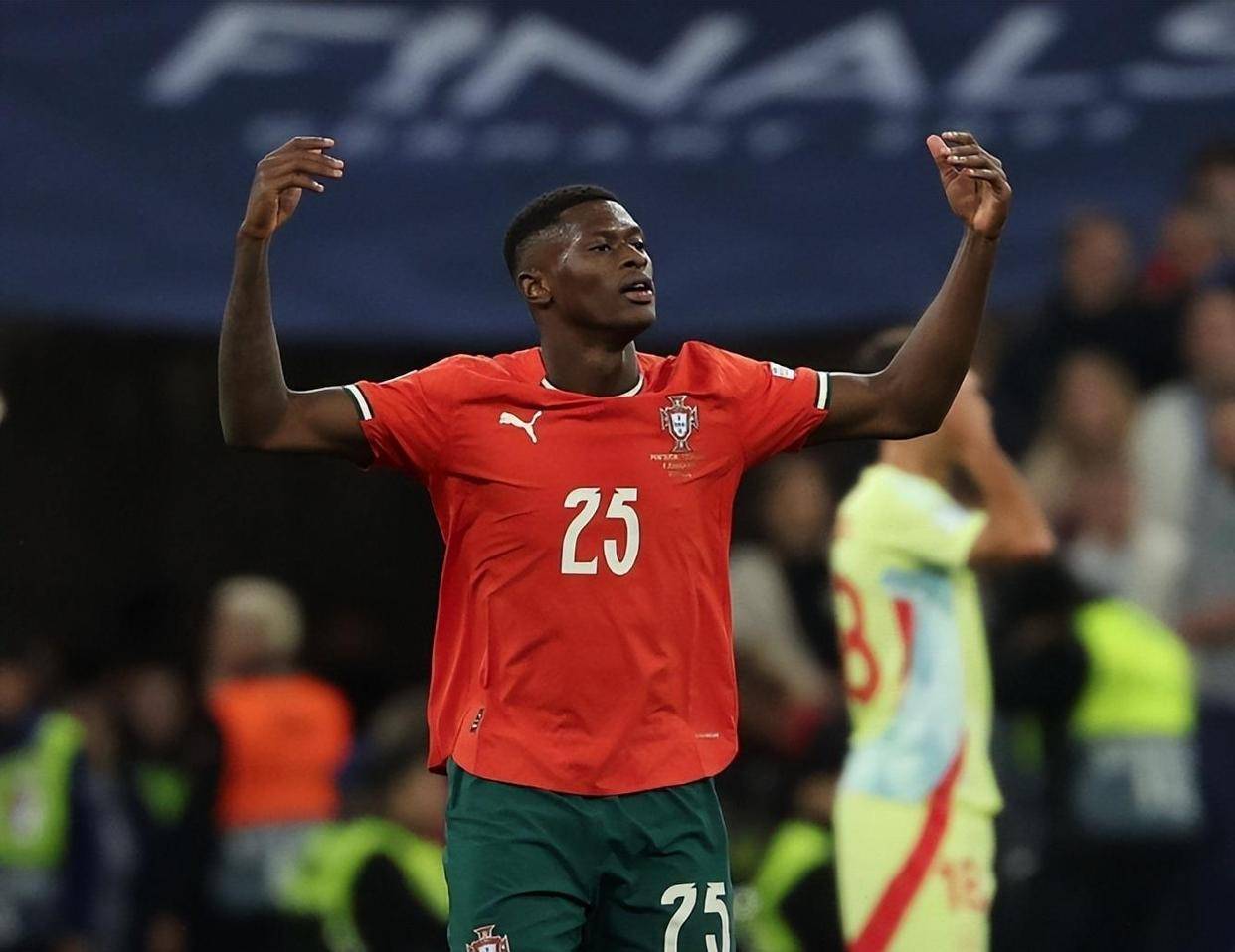 班凯罗本赛季表现令人失望（班凯罗本赛季发挥不尽如人意）